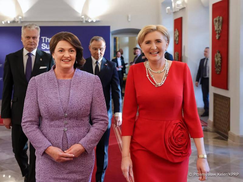 Czy żona prezydenta Polski ma prawo do kariery zawodowej?