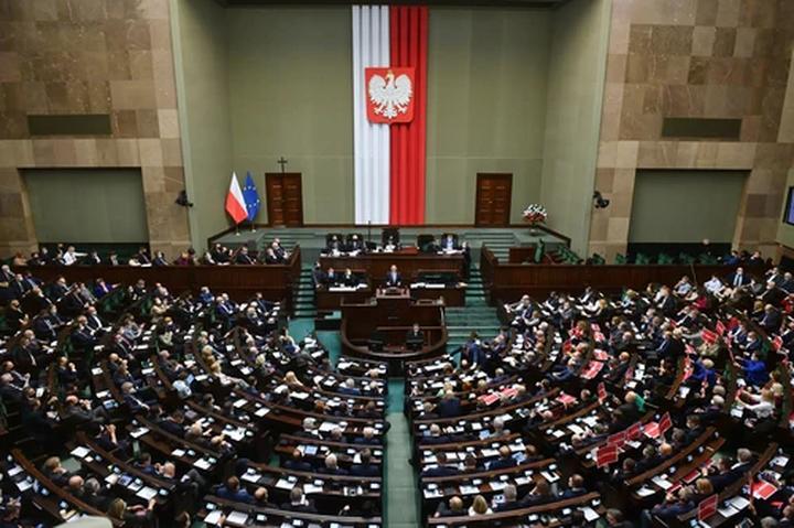 Mechanizmy działania większości parlamentarnej