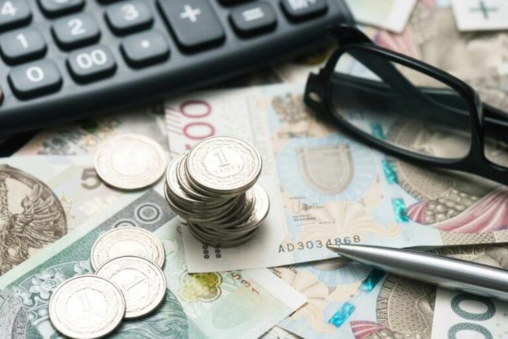 Płaca minimalna a finanse publiczne
